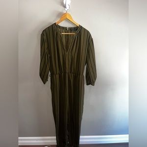 Women’s large pantsuit dress from dynamite